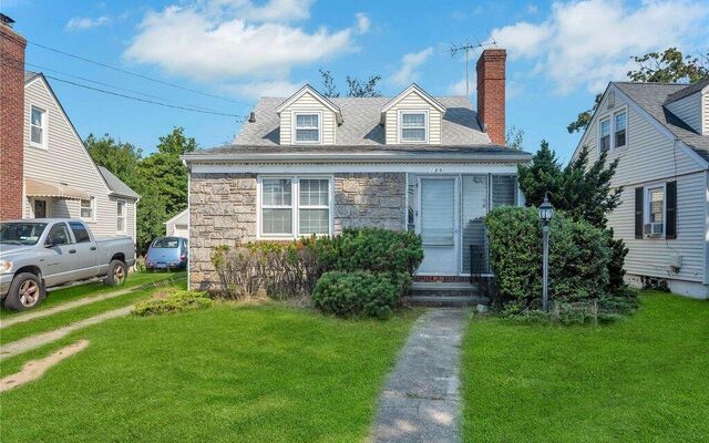 189 Foxhurst Rd, Oceanside, NY 11572 (Yard)
