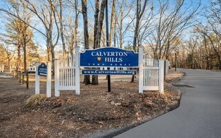 189 Hill Cir, Calverton, NY 11933