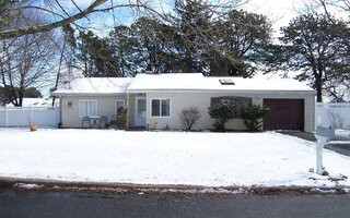 19 Pine Gate, East Patchogue, NY 11772
