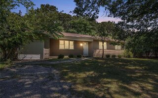 19 Bellview Ave, Brookhaven, NY 11719