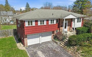 19 Duke Pl, Glen Cove, NY 11542