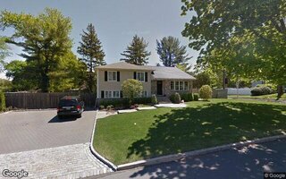 19 Duncan Ln, Halesite, NY 11743
