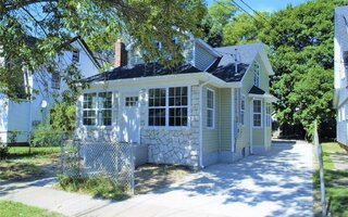 19 Hudson Pl, Hempstead, NY 11550