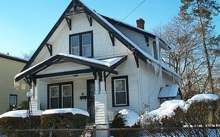 19 Oak St, Freeport, NY 11520