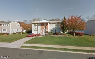 19 Rainbow Ln, Amityville, NY 11701