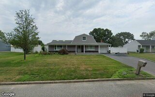 19 Redpine Dr, Medford, NY 11763