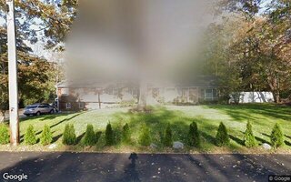 19 Robin Ln, Huntington, NY 11743