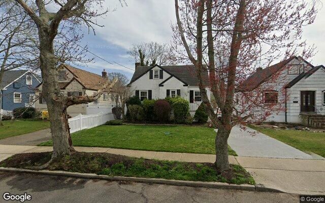 19 Rugby Rd, Merrick, NY 11566