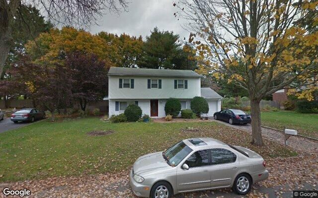 19 South Ln, Huntington, NY 11743
