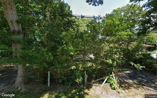 19 Stuyvesant Ave, Mastic, NY 11950
