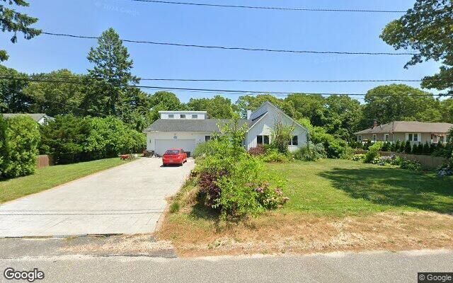 19 Windsor Pl, Shirley, NY 11967