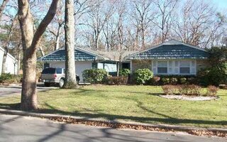 19 Wintergreen Dr, Coram, NY 11727