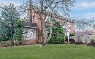 190-16 33rd Ave, Flushing, NY 11358