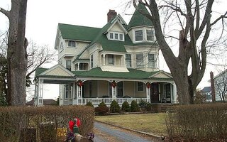 190 Clocks Blvd, Massapequa, NY 11758