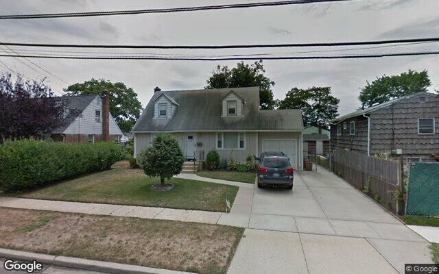 190 Fallwood Pkwy, Farmingdale, NY 11735