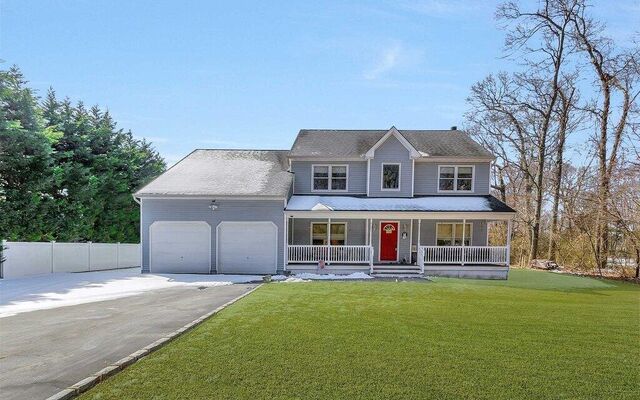 190 Hubbard Ave, Riverhead, NY 11901