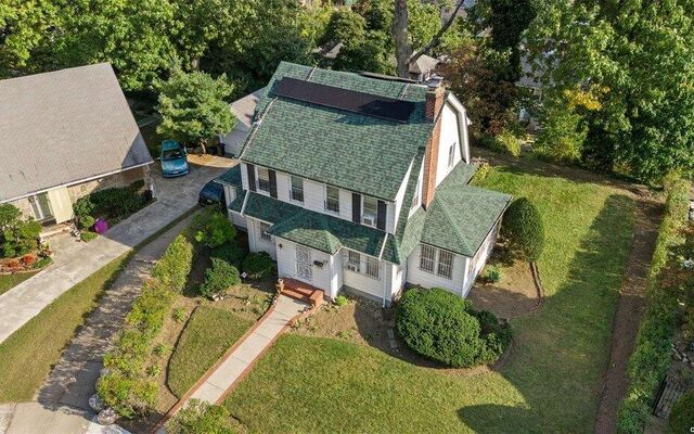 193-32 Foothill Ave, Hollis, NY 11423 (Yard)