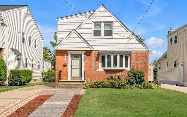193 Beech St, Floral Park, NY 11001 (Complete)