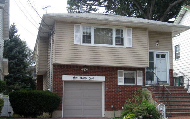194 N Cottage St, Valley Stream, NY 11580