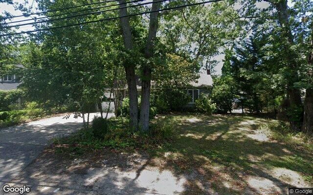 194 Phyllis Dr, Patchogue, NY 11772