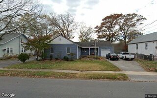 195 S 2nd St, Lindenhurst, NY 11757