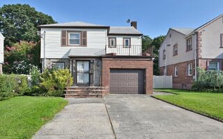 197-13 Mc Laughlin Ave, Hollis, NY 11423