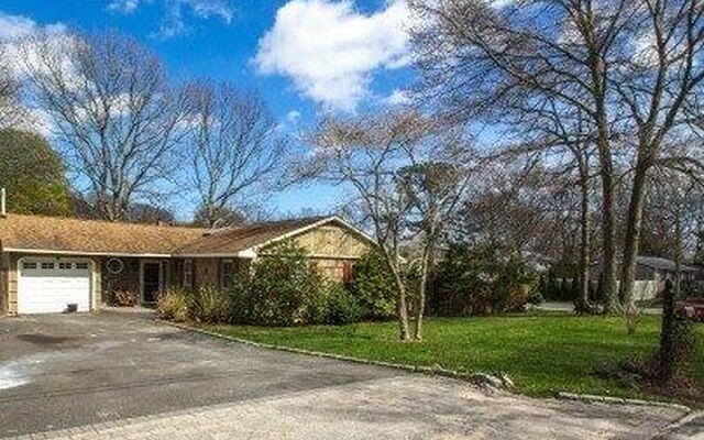 197 Burney Blvd, Mastic, NY 11950