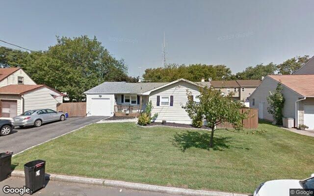 197 Ecker Ave, West Babylon, NY 11704