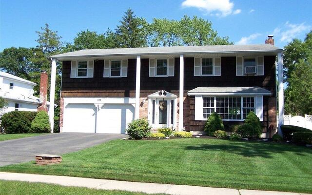 197 Nichols Rd, Nesconset, NY 11767
