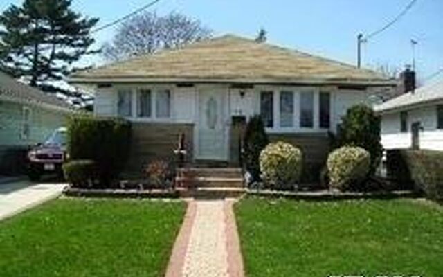 198 Milburn Ave, Hempstead, NY 11550