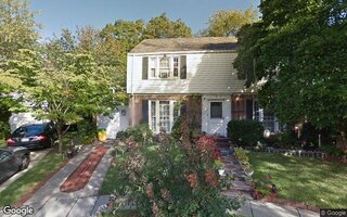 2 Ash Ln, Valley Stream, NY 11581