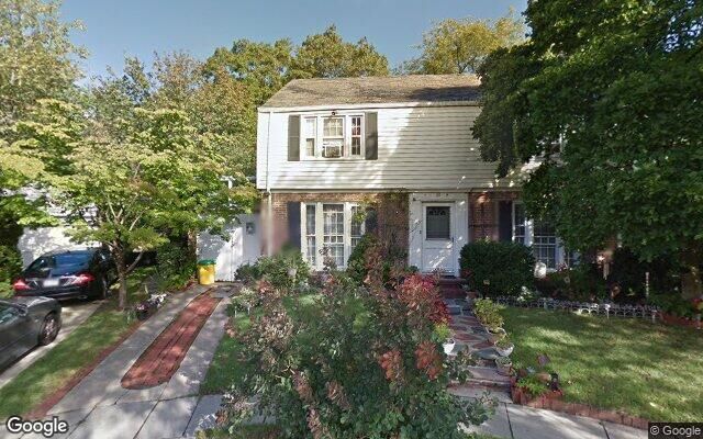 2 Ash Ln, Valley Stream, NY 11581