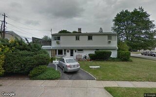 2 Dawn Ln, Hicksville, NY 11801