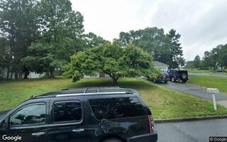 2 Hamilton Ct, Coram, NY 11727