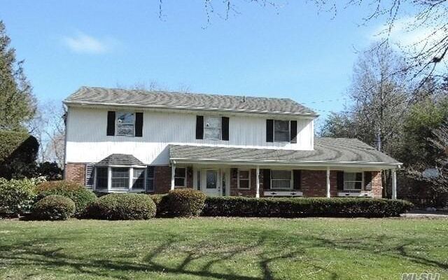 2 Harmon Dr, Huntington, NY 11743