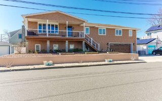 2 Harrison St, Patchogue, NY 11772