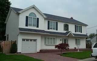 2 Olive Ct, Bethpage, NY 11714