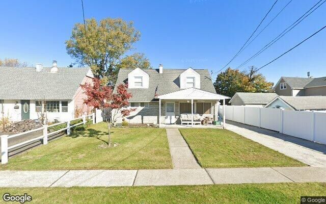 2 Quay Ct, East Rockaway, NY 11518