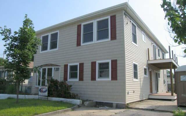 2 Redfield Rd, Island Park, NY 11558