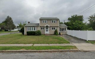 2 Scott Pl, Plainview, NY 11803