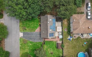 2 Southern Pine Ln, Medford, NY 11763