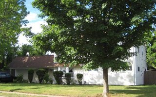 2 Spindle Rd, Hicksville, NY 11801