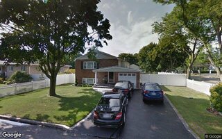 2 Udalia Rd, West Islip, NY 11795