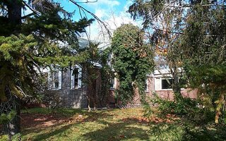 2 Wallace Ct, Valley Stream, NY 11580