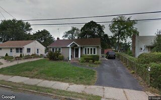 2 Warren St, Copiague, NY 11726