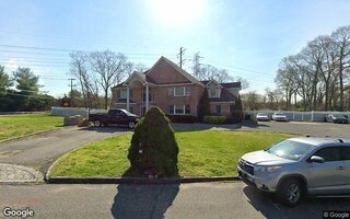 2 Whispering Ct, Dix Hills, NY 11746