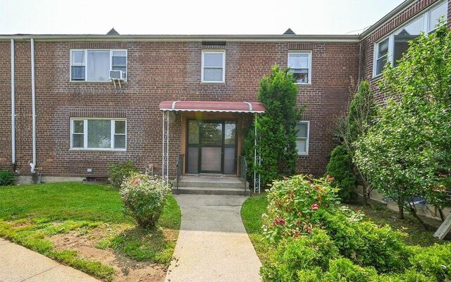 20-21 Parsons Blvd, Whitestone, NY 11357 (Front)