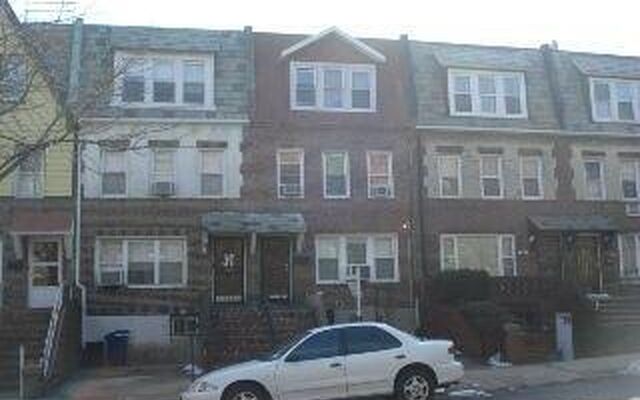 20-27 31st St, Astoria, NY 11105