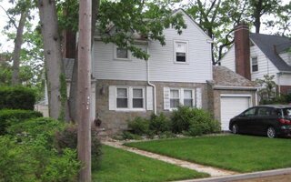 20 Astor Pl, Valley Stream, NY 11581