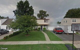 20 Elmtree Ln, Levittown, NY 11756